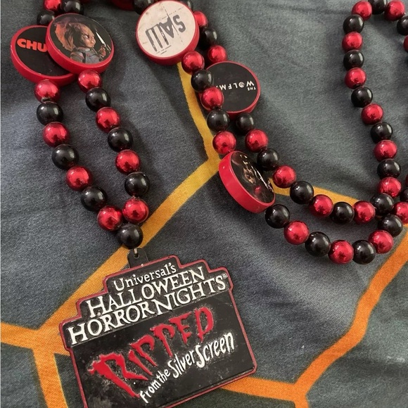 Rare Halloween Horror Nights 2009 Limited Edition Of 4500 Chain - Chucky Saw - Picture 3 of 3